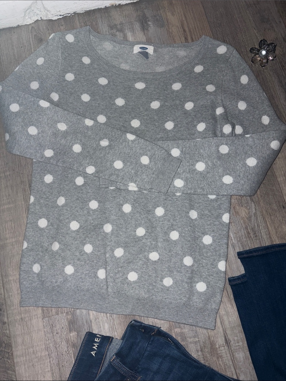 Old Navy Gray Crewneck Sweater with White Polka Dots Size Small